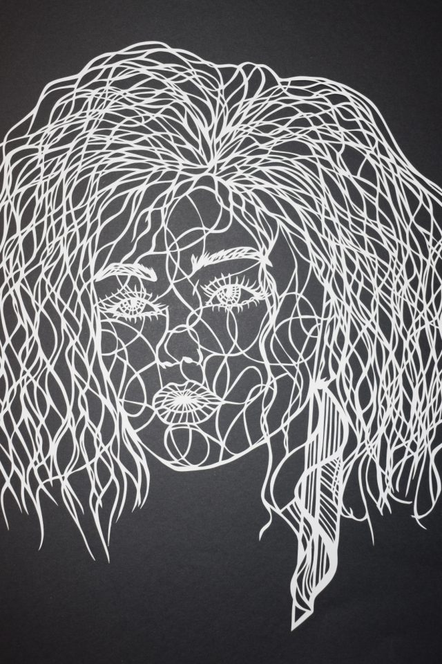 Alina Papercut Detail