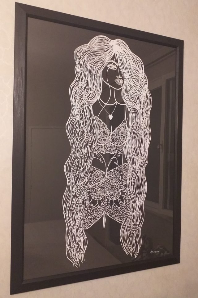 Alina Papercut Detail