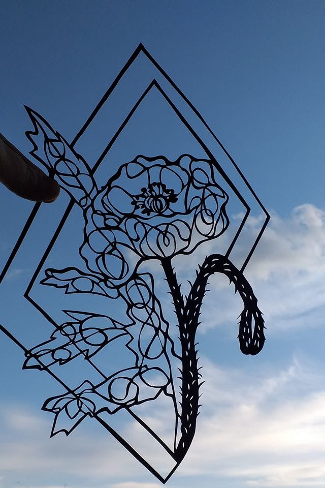 Alina Papercut Detail